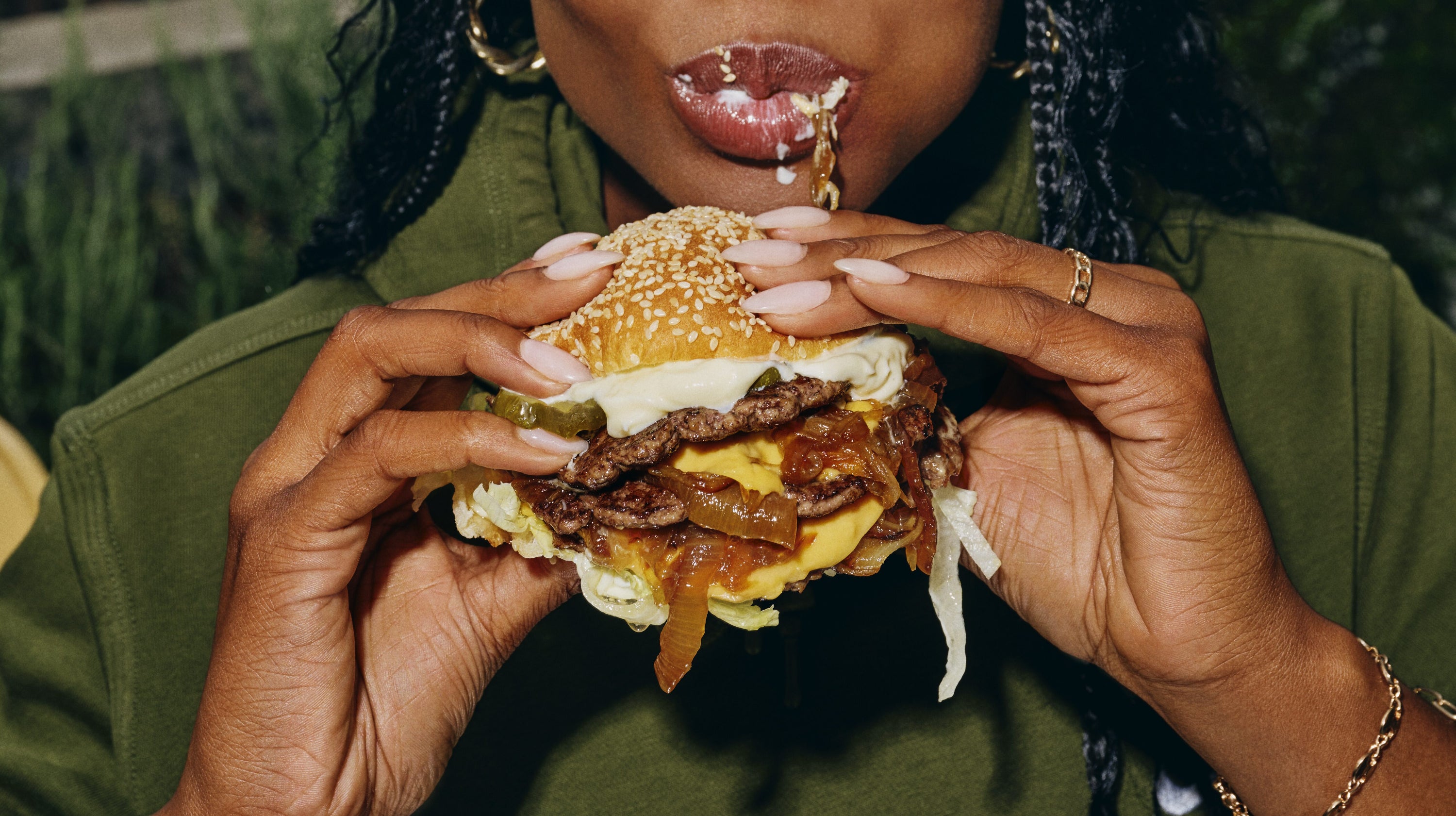 LIFESTYLE_ORIGINAL_SMASH_BURGER_240808_AYOH_MOLLY_BAZ_PEDENMUNK_3653_V1.jpg