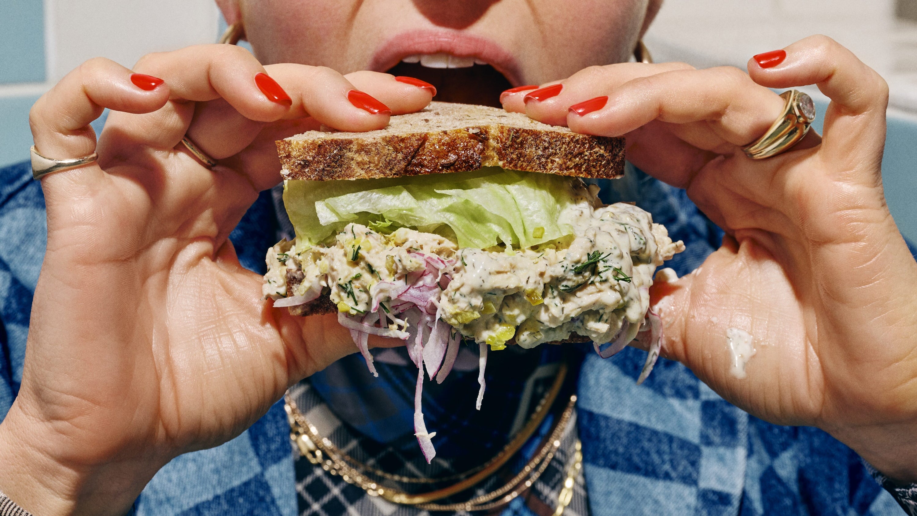 LIFESTYLE_DILL_PICKLE_TUNA_SANDWICH_240808_AYOH_MOLLY_BAZ_PEDENMUNK_1403_V2.jpg